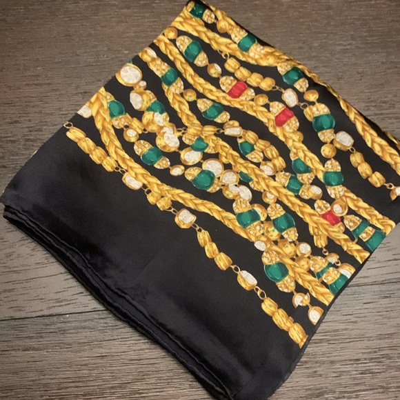 Chanel 33x34 - Picture 8 of 9